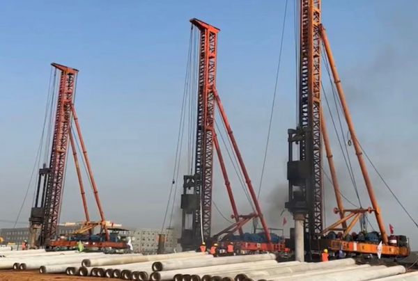 水上光伏打樁機